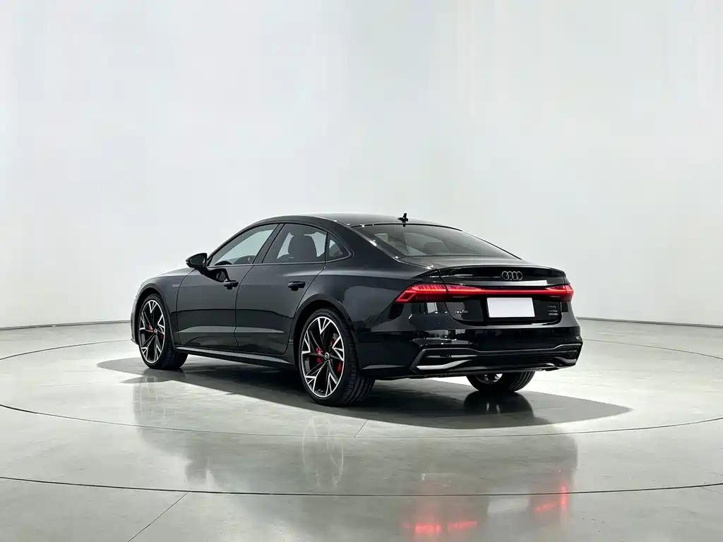 Audi A7L — фото 9