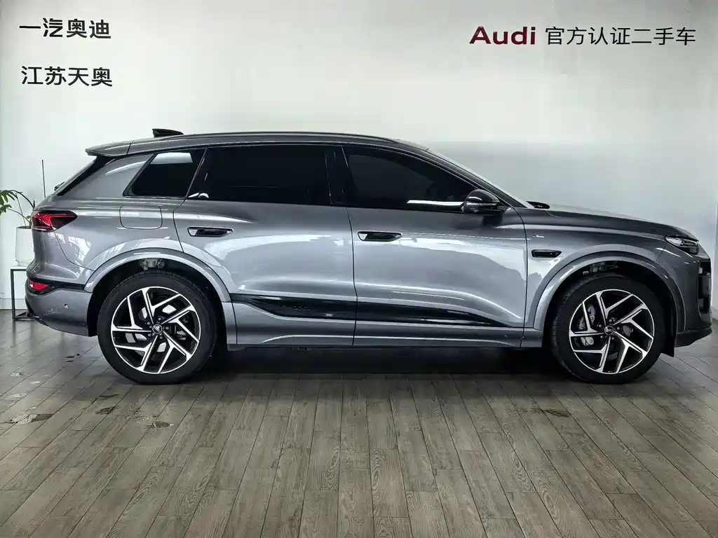 Audi Q6L e-tron — фото 3