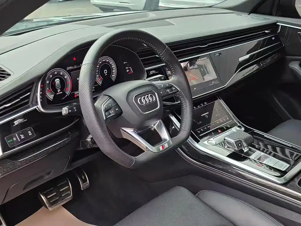 Audi Q8 — фото 8