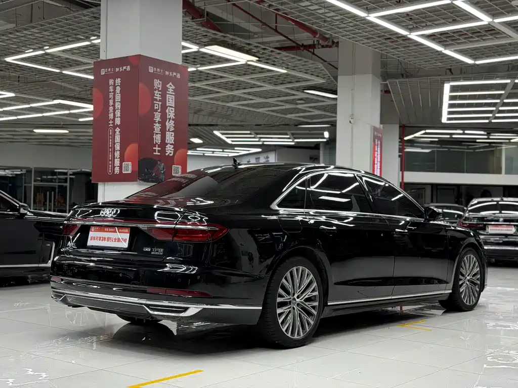 Audi A8 — фото 4