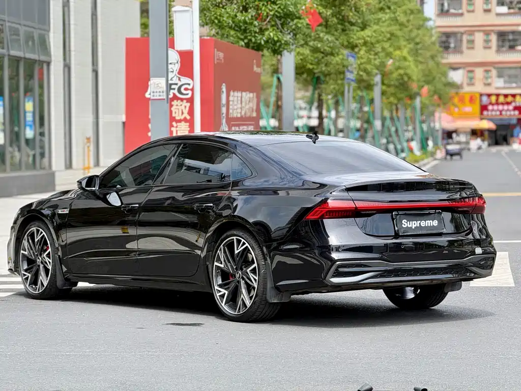 Audi A7L — фото 9