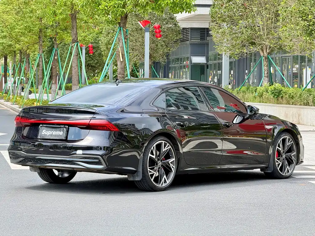Audi A7L — фото 10