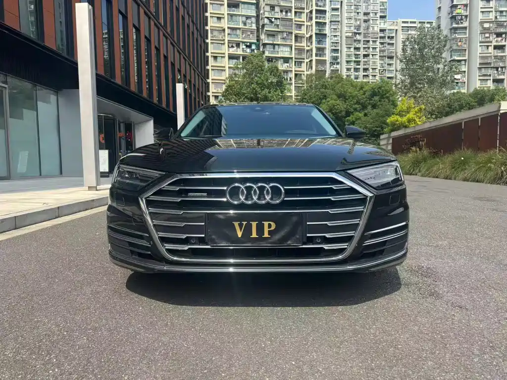 Audi A8 — фото 3