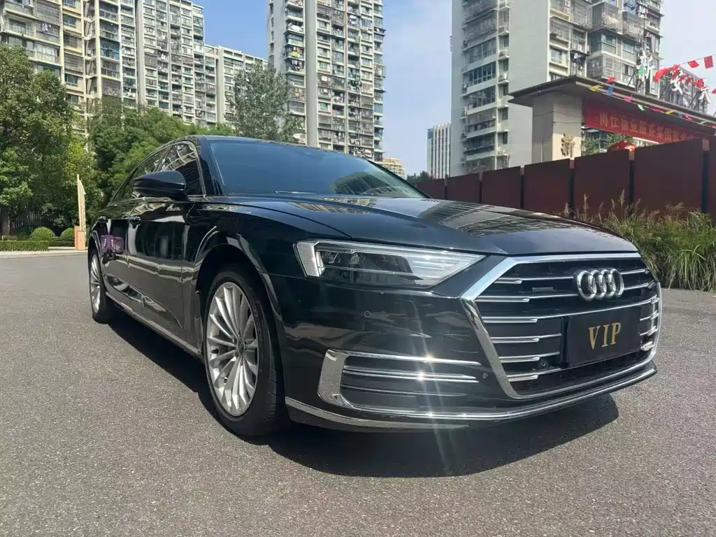 Audi A8 — фото 4