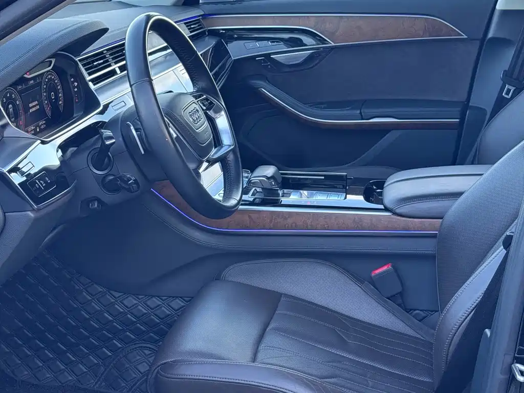 Audi A8 — фото 4
