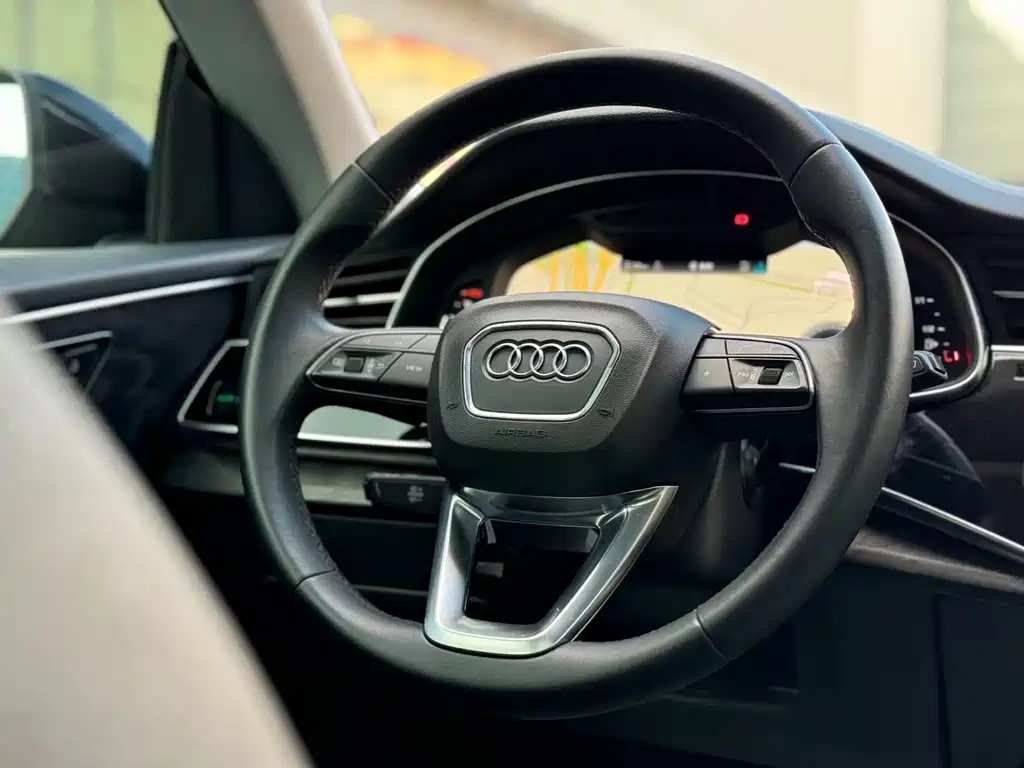 Audi Q8 — фото 13
