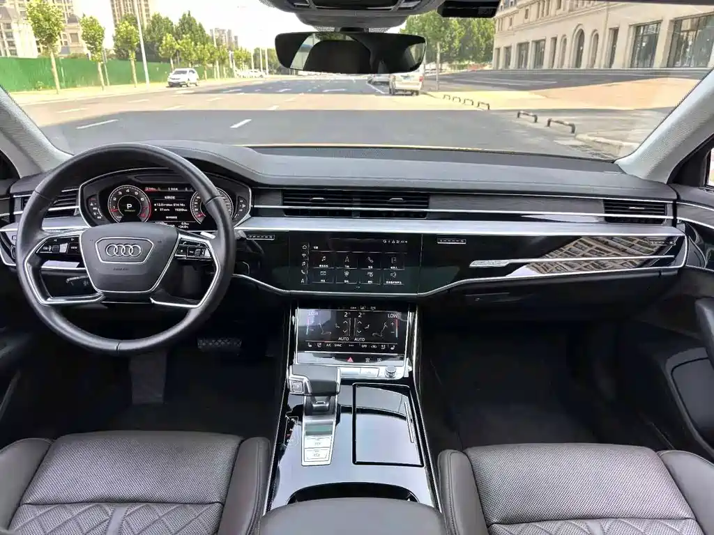 Audi A6L — фото 10