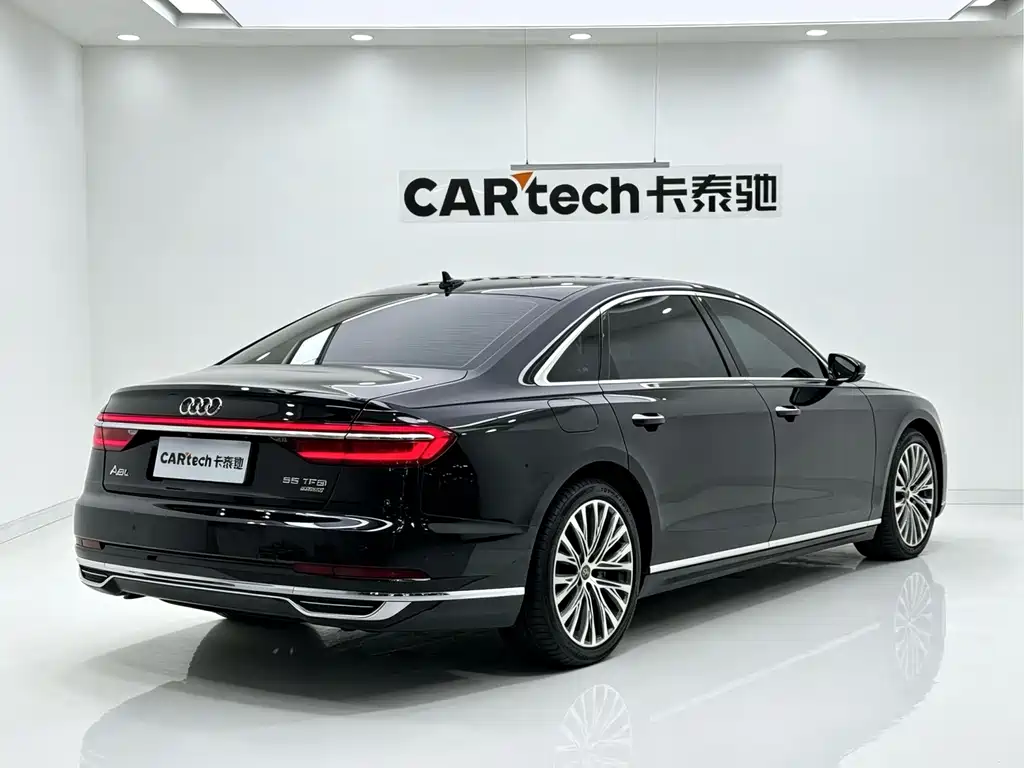 Audi A8 — фото 5