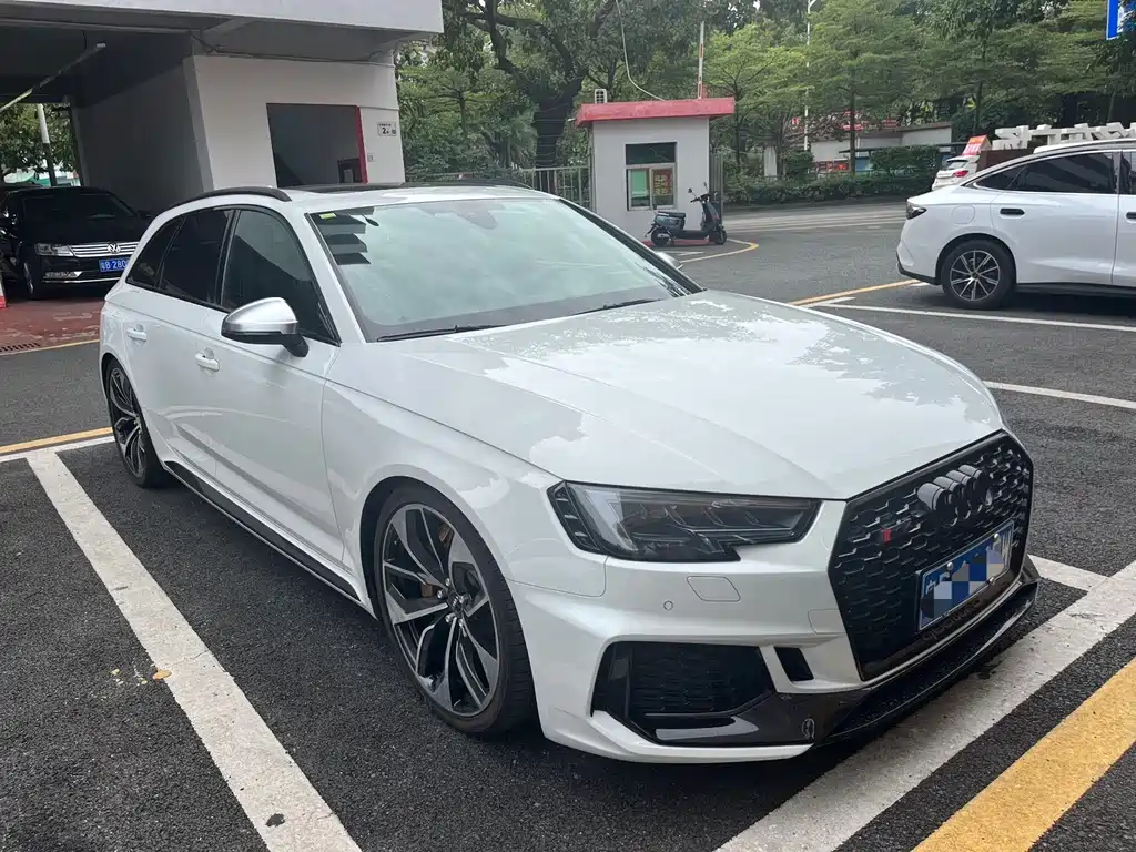 Audi RS 4 — фото 2