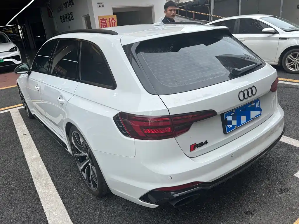 Audi RS 4 — фото 4
