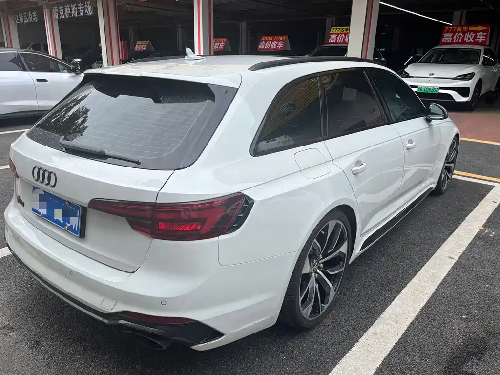 Audi RS 4 — фото 6