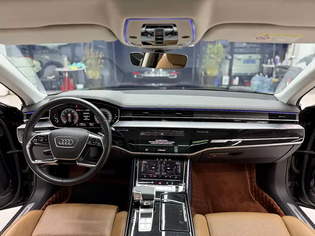 Audi A8 — фото 7