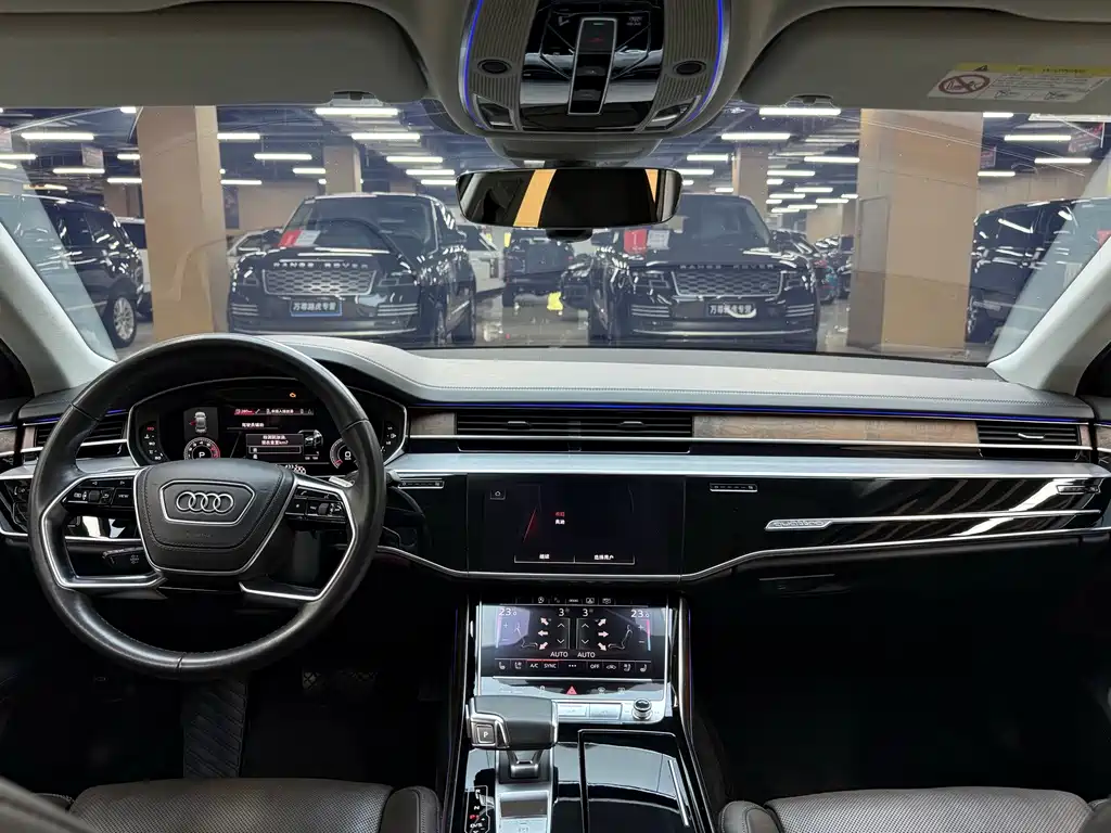 Audi A8 — фото 7