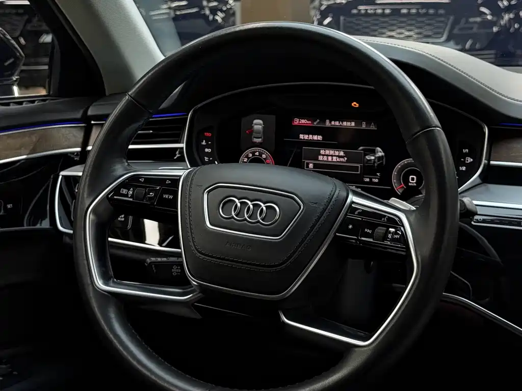 Audi A8 — фото 8