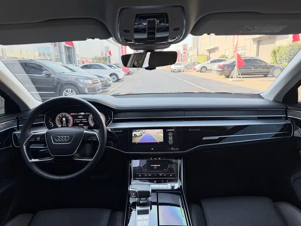Audi A8 — фото 9