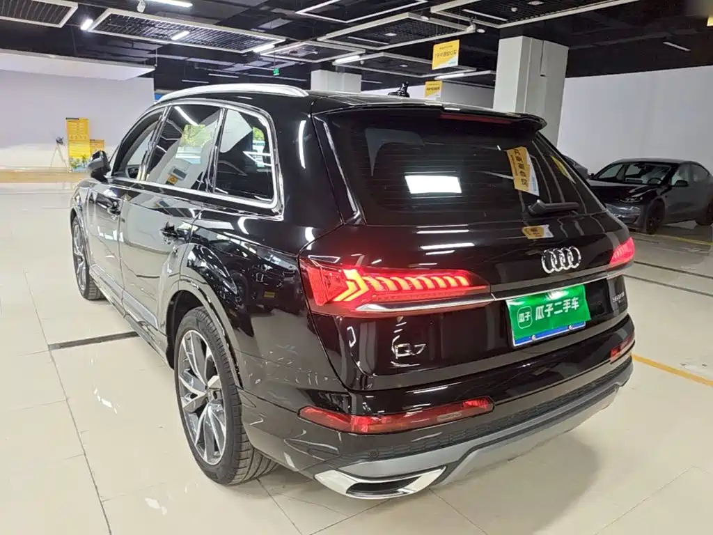 Audi Q7 — фото 5