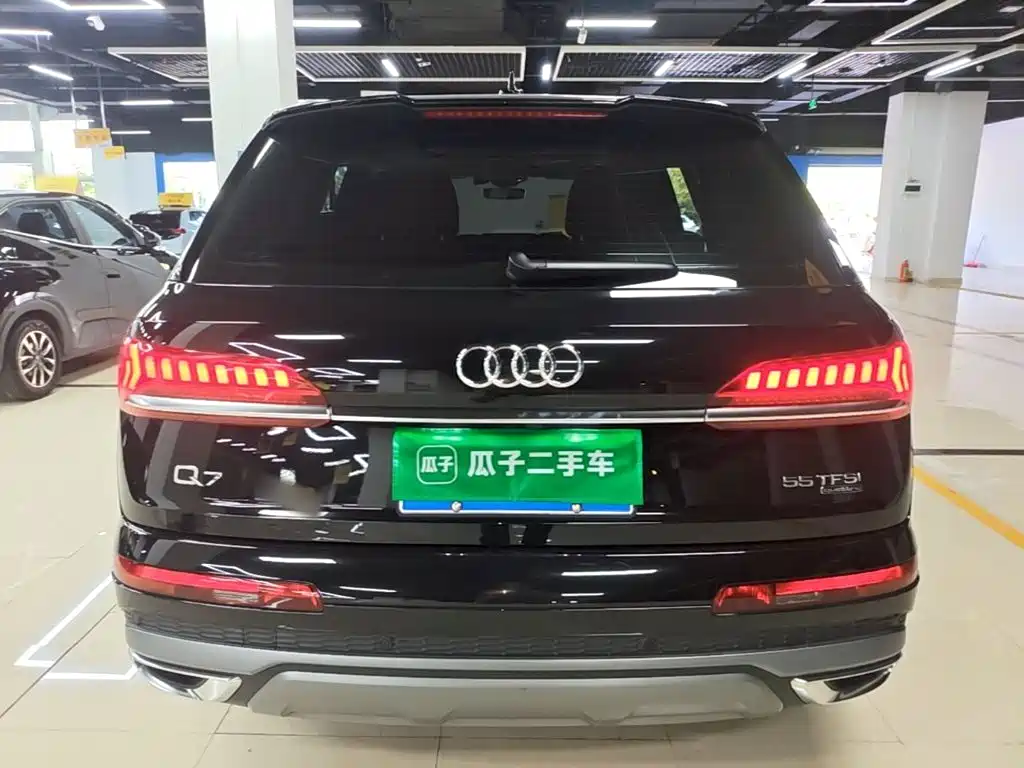 Audi Q7 — фото 6