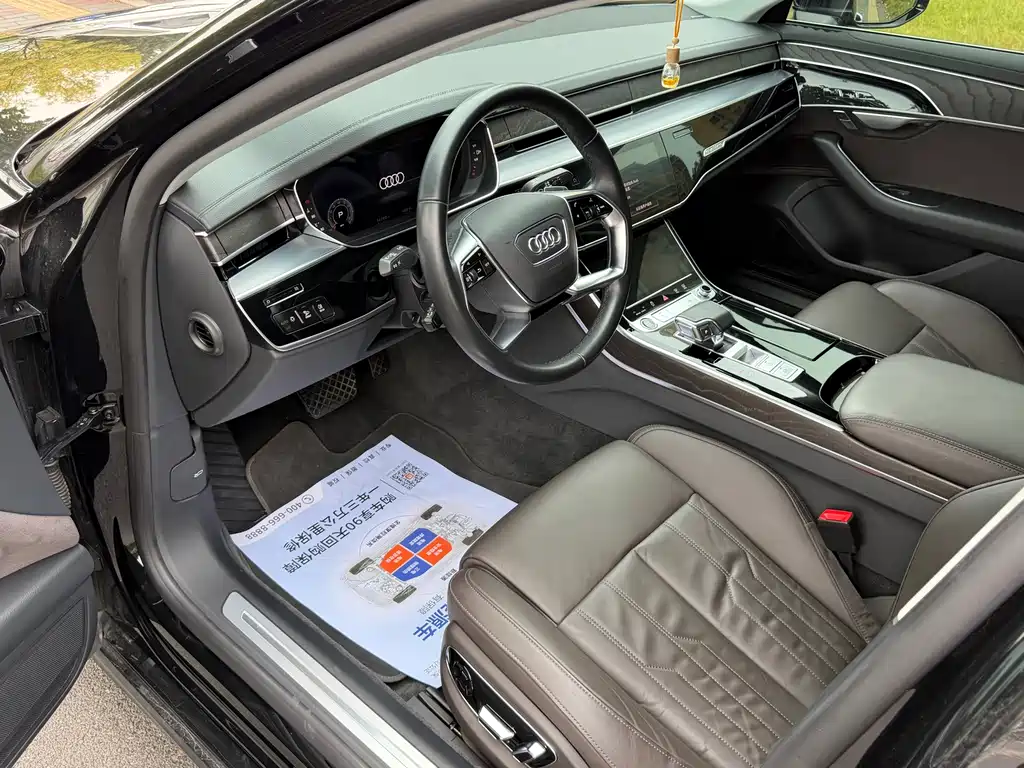 Audi A8 — фото 7