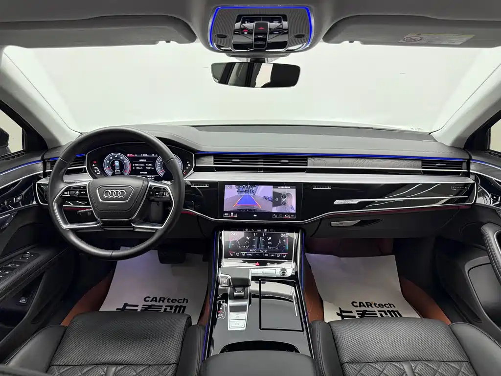 Audi A8 — фото 18