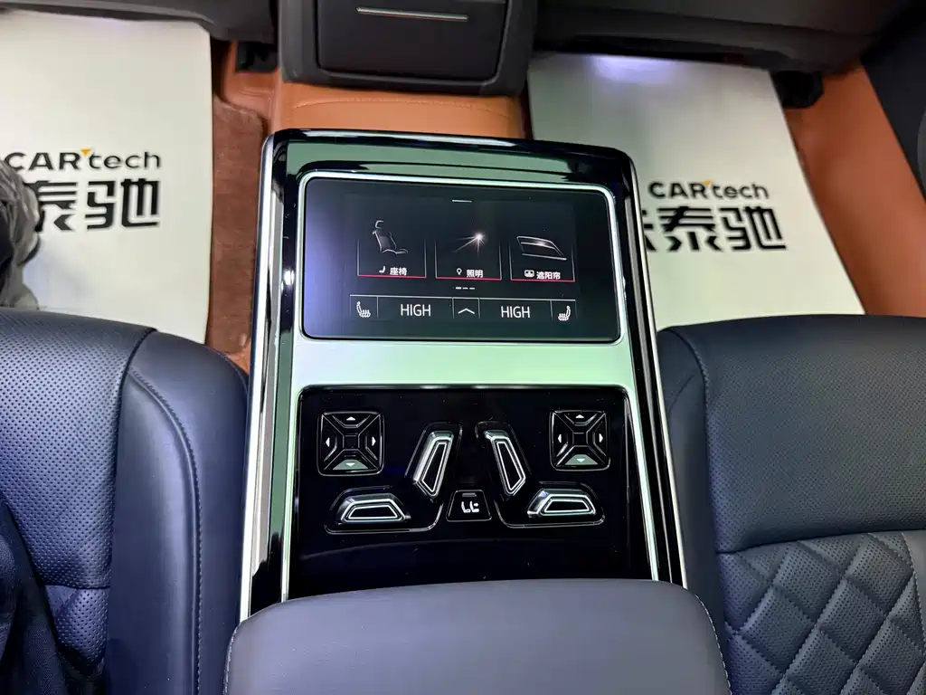 Audi A8 — фото 20