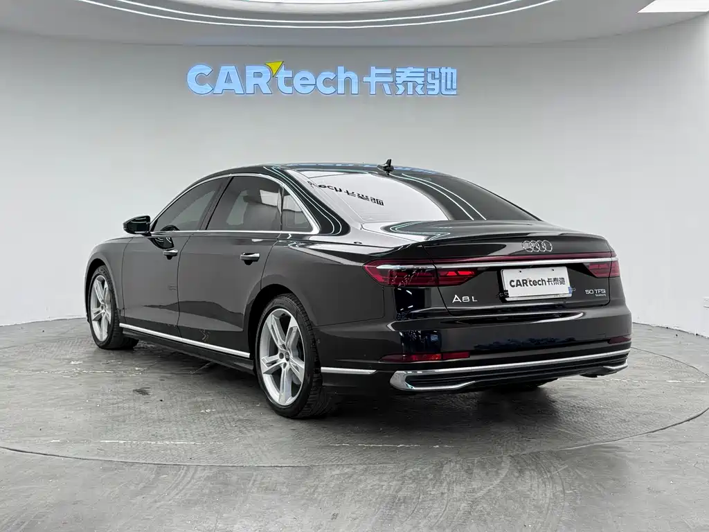 Audi A8 — фото 4