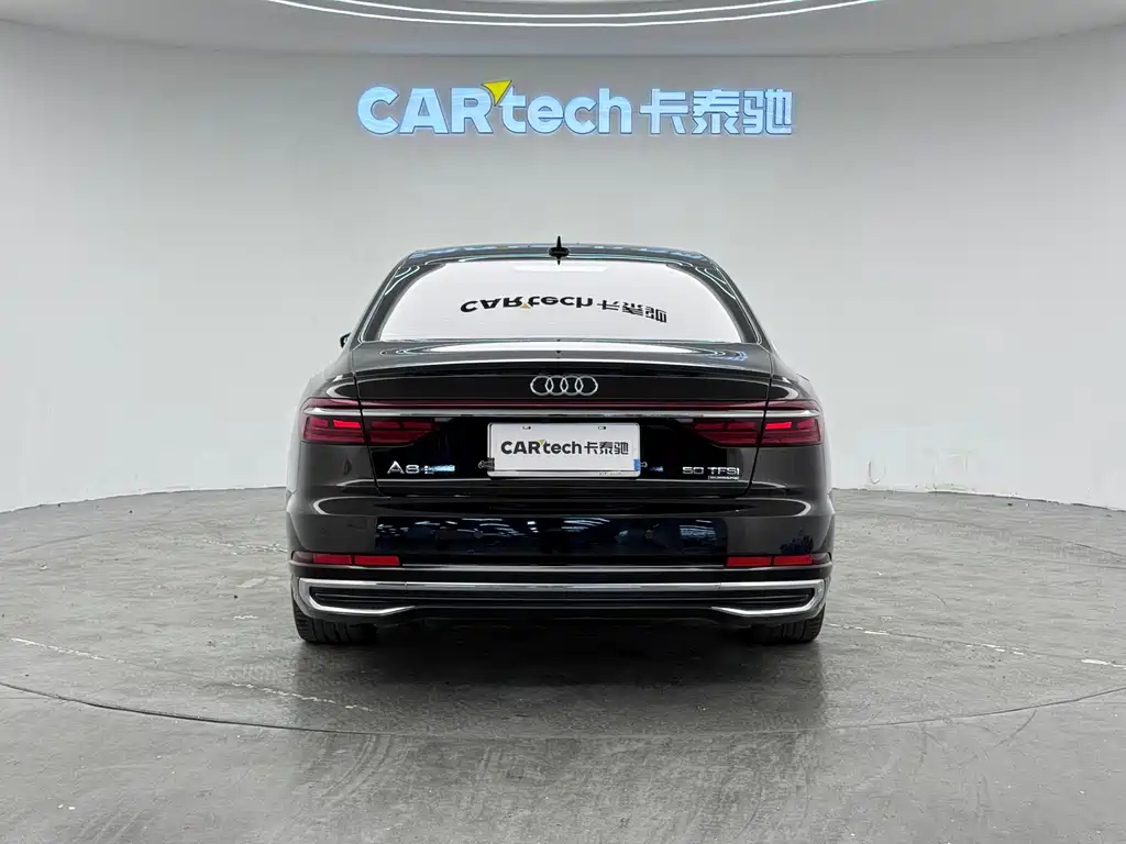 Audi A8 — фото 5