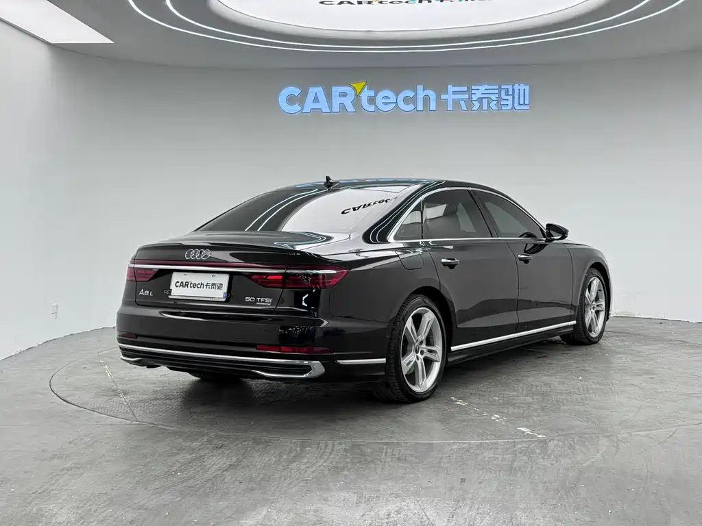 Audi A8 — фото 6