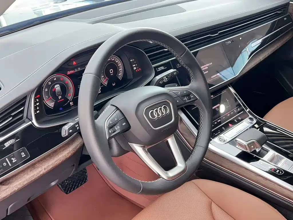Audi Q7 — фото 14
