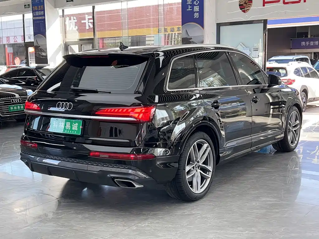 Audi Q7 — фото 4