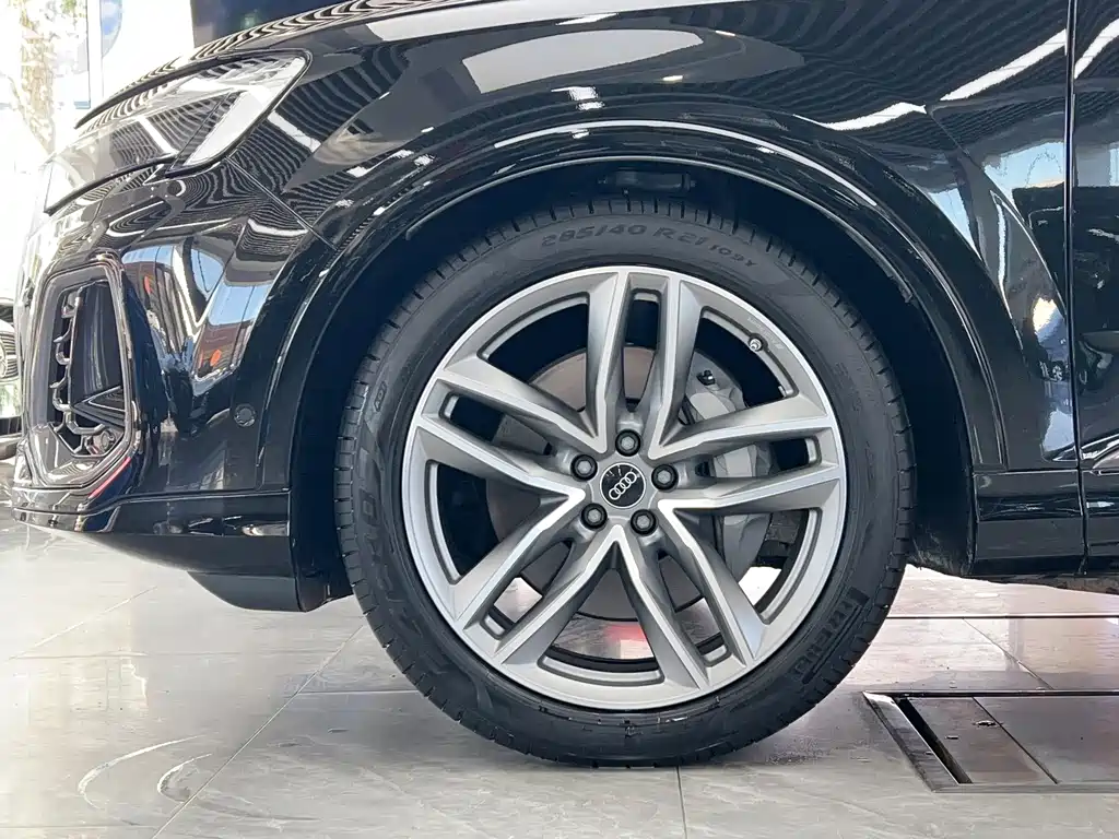 Audi Q7 — фото 8