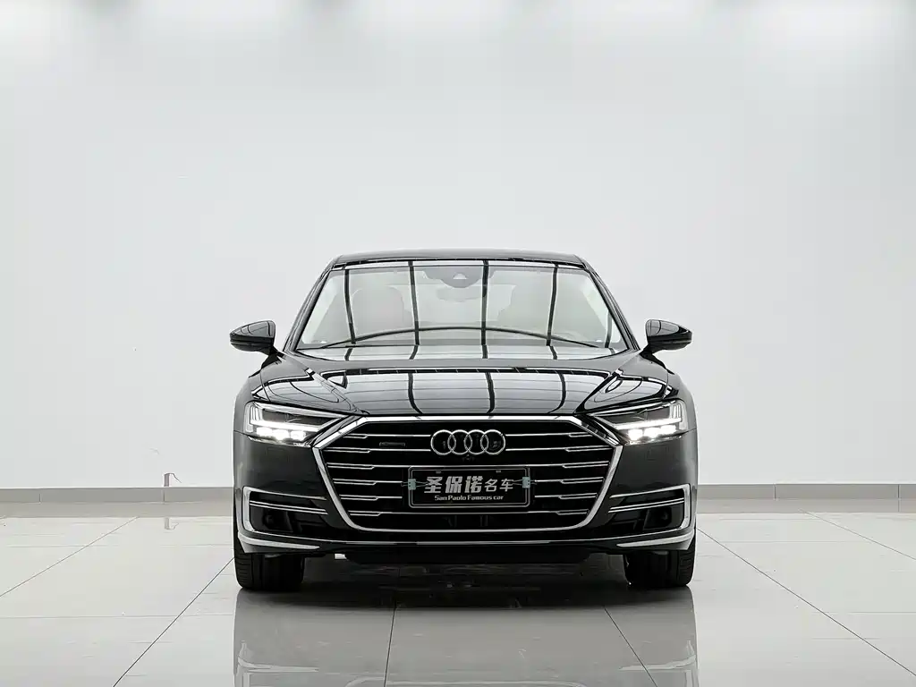 Audi A8 — фото 2