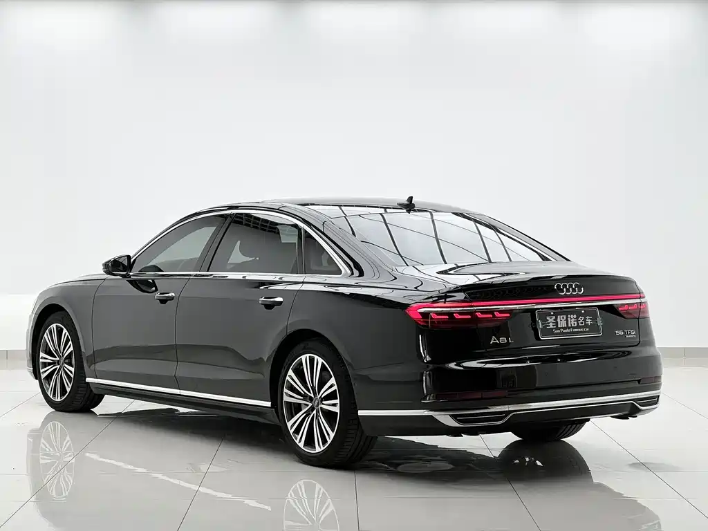 Audi A8 — фото 4