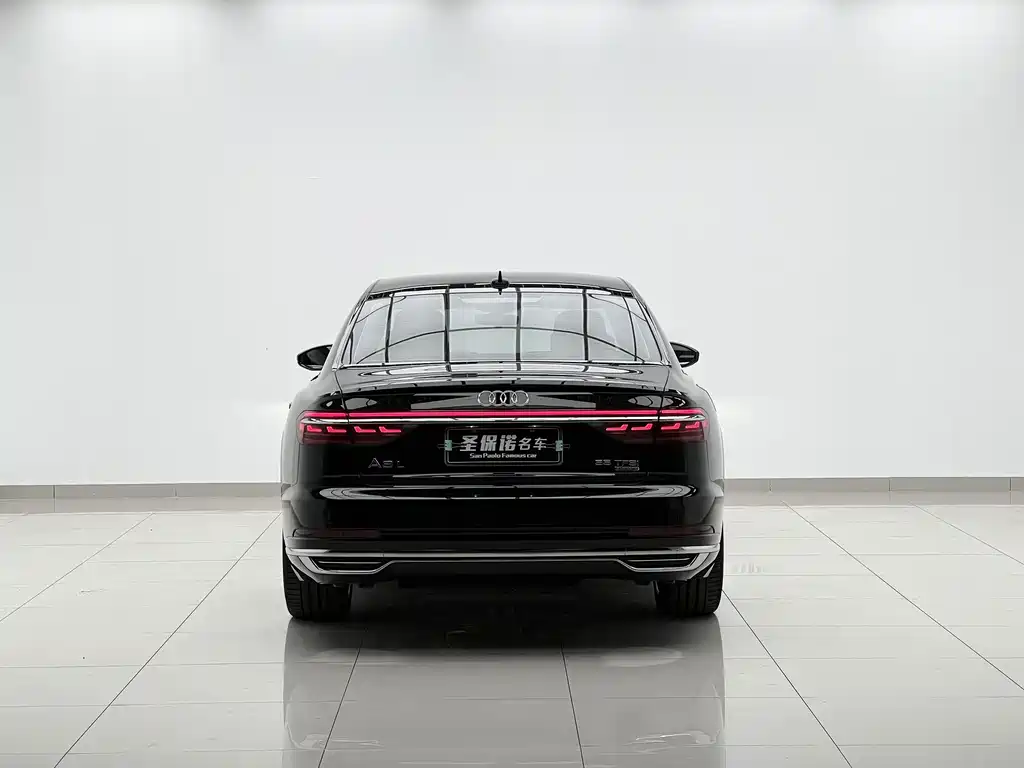 Audi A8 — фото 5