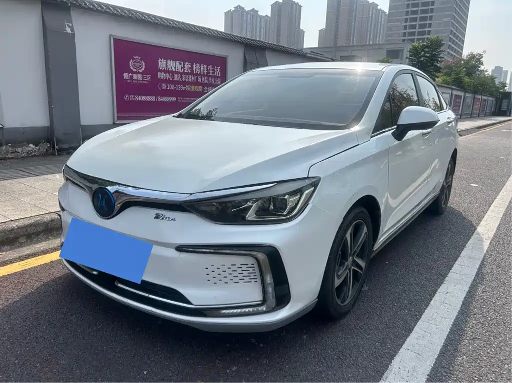 BAIC EU5