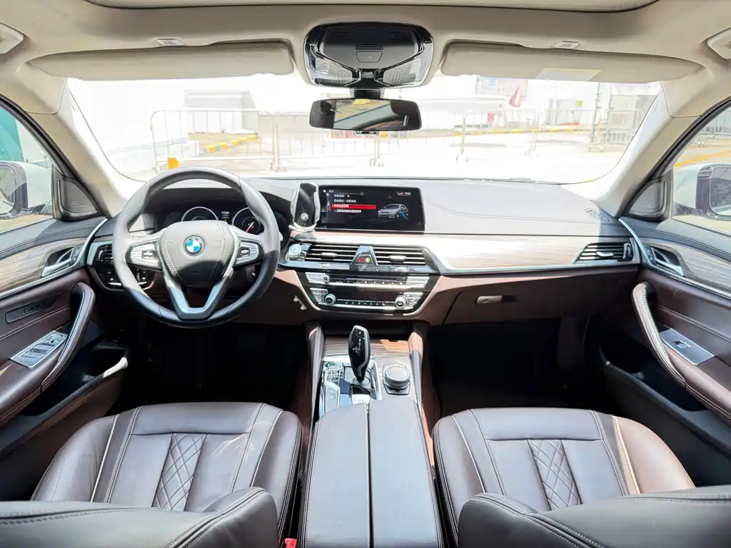 BMW 5 Series New Energy — фото 4