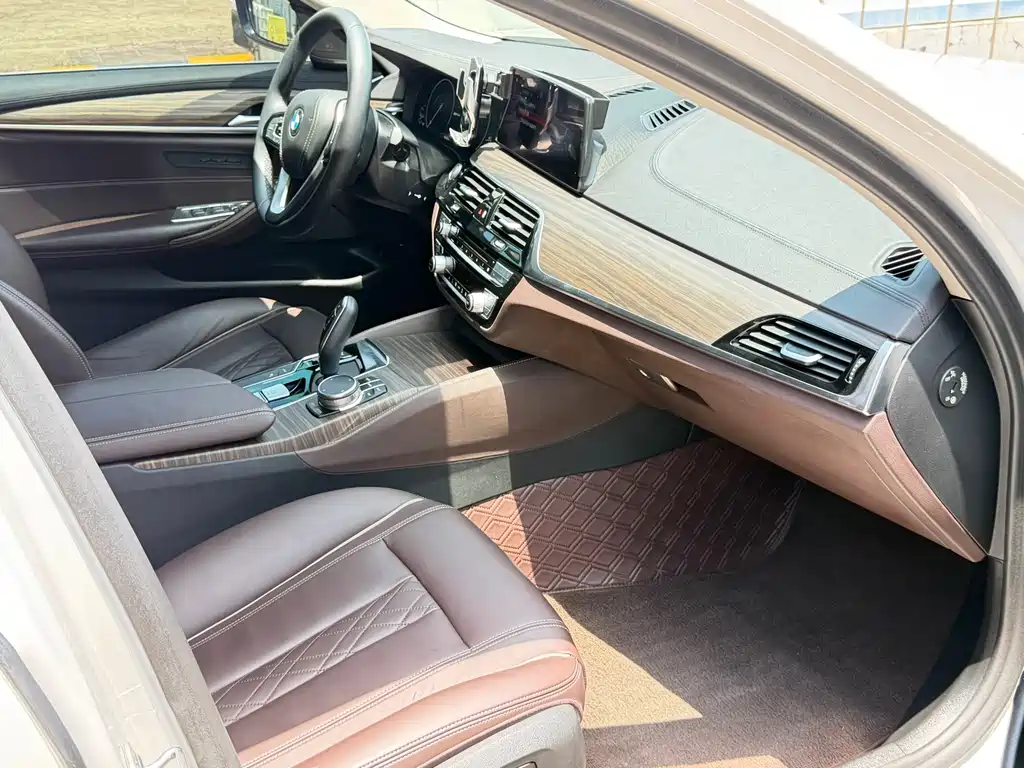 BMW 5 Series New Energy — фото 5