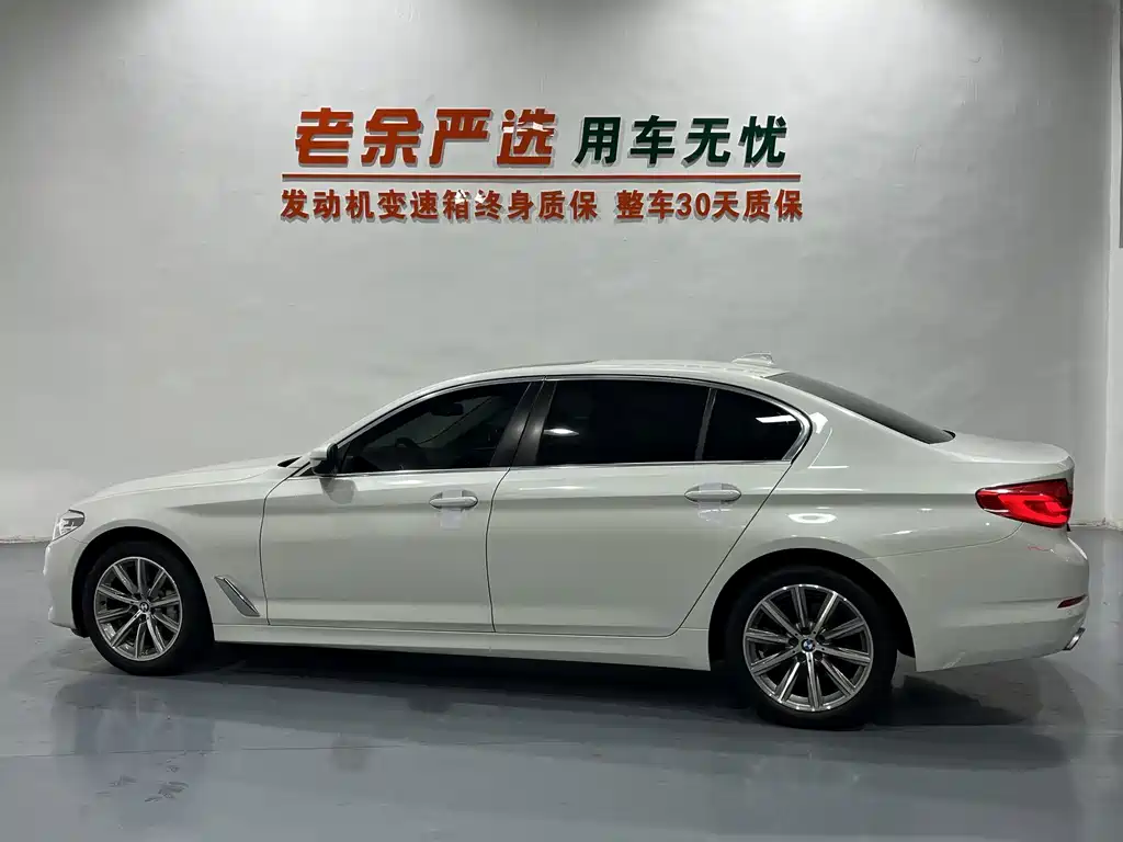 BMW 5 Series — фото 9