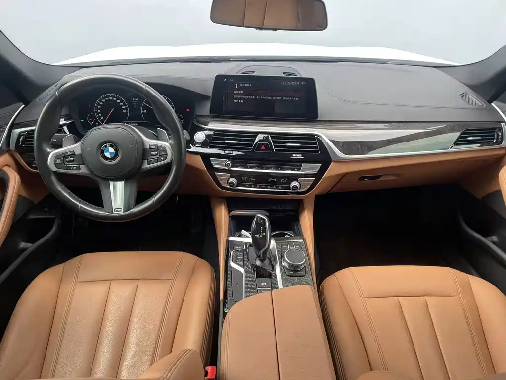 BMW 5 Series — фото 11
