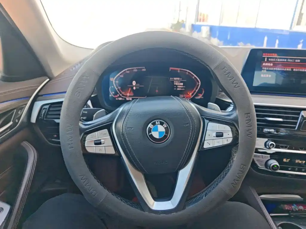 BMW 5 Series — фото 11