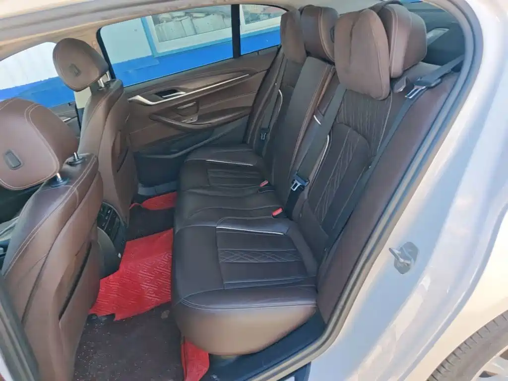 BMW 5 Series — фото 17