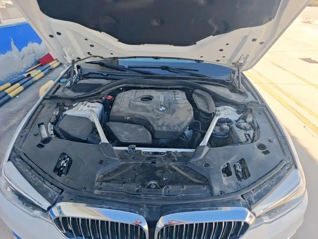 BMW 5 Series — фото 20