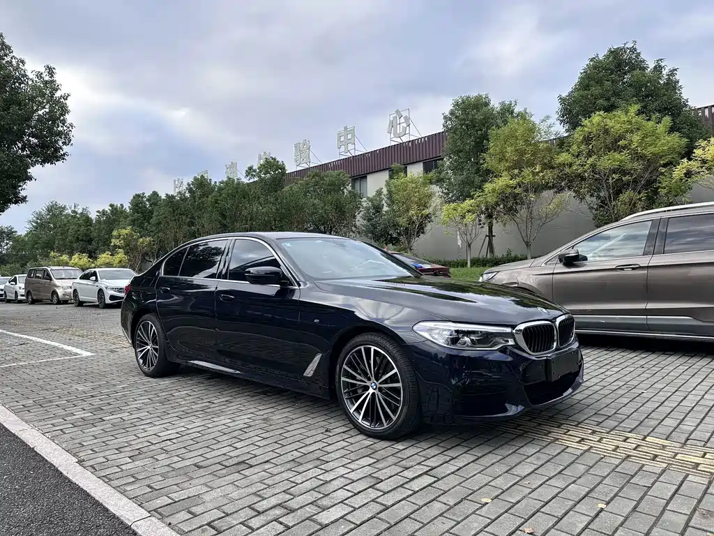BMW 5 Series — фото 3