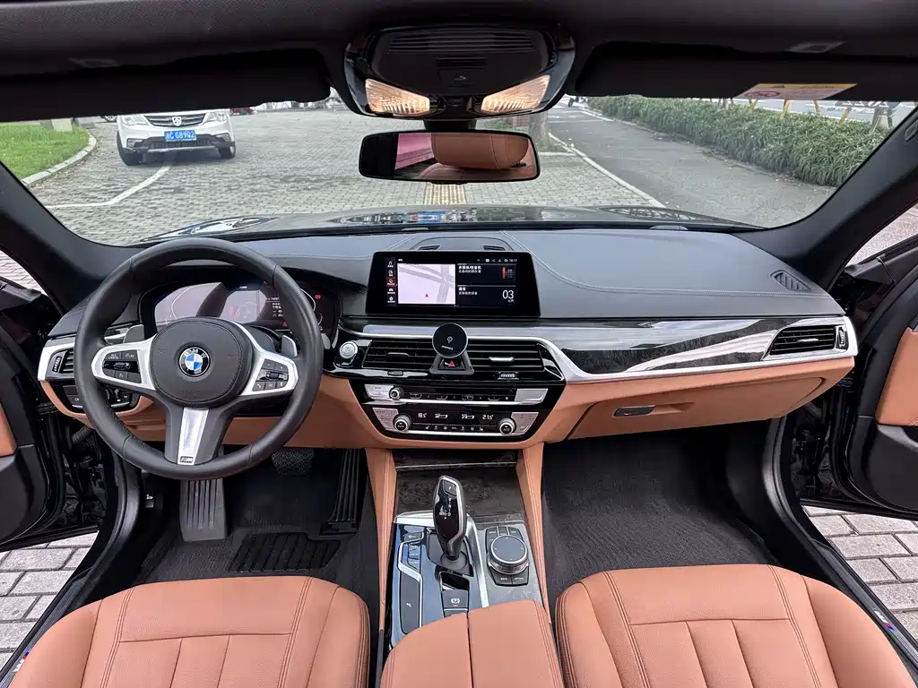 BMW 5 Series — фото 5