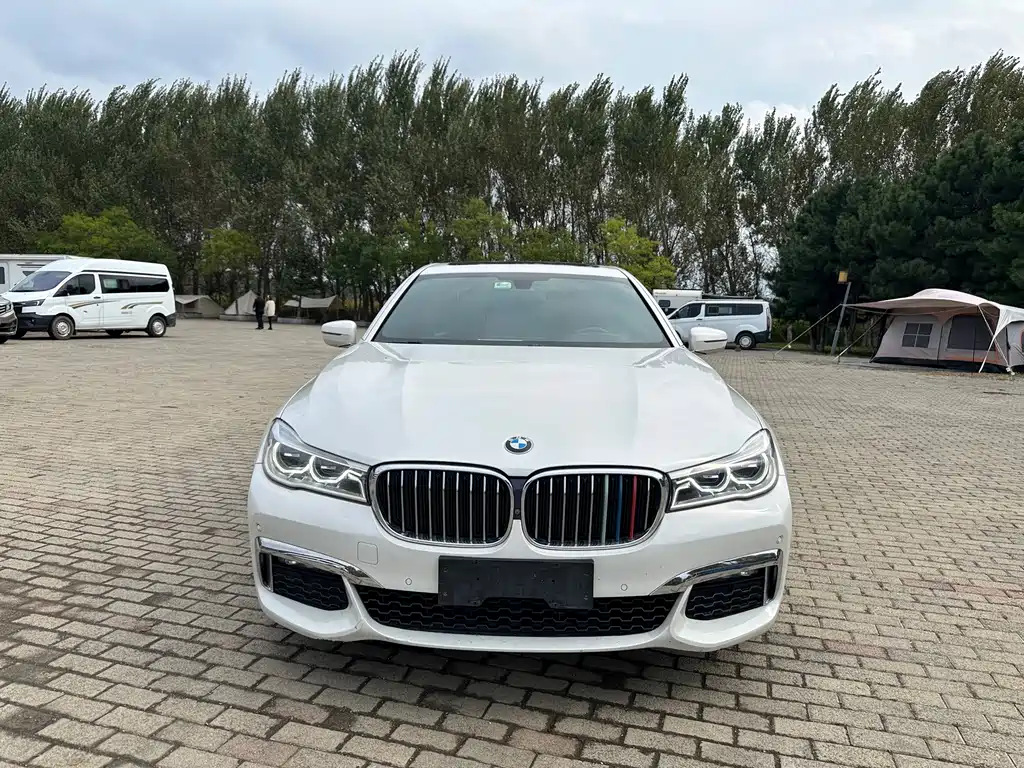 BMW 7 Series — фото 2