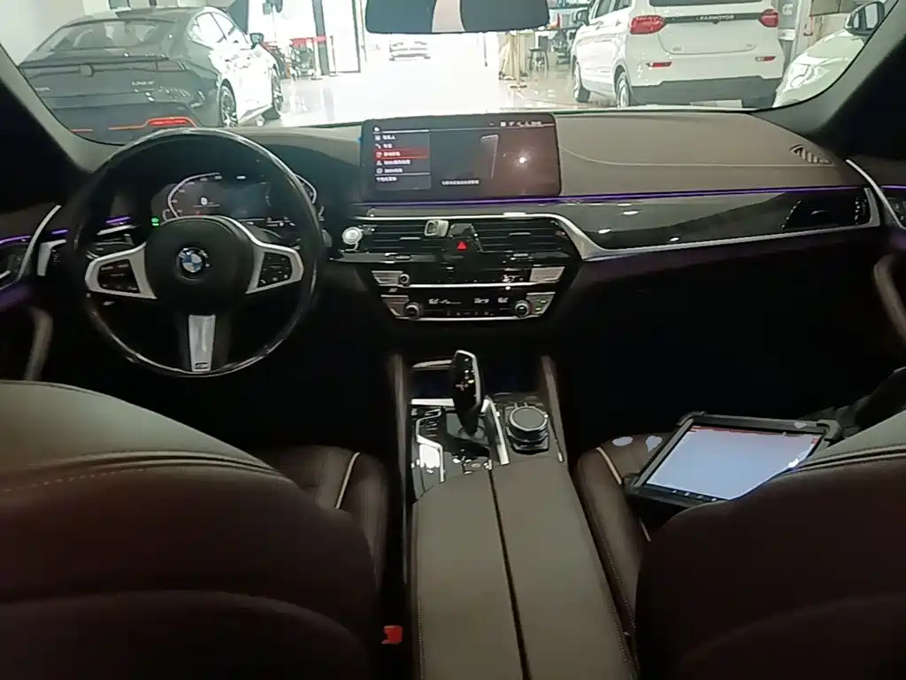 BMW 5 Series — фото 10
