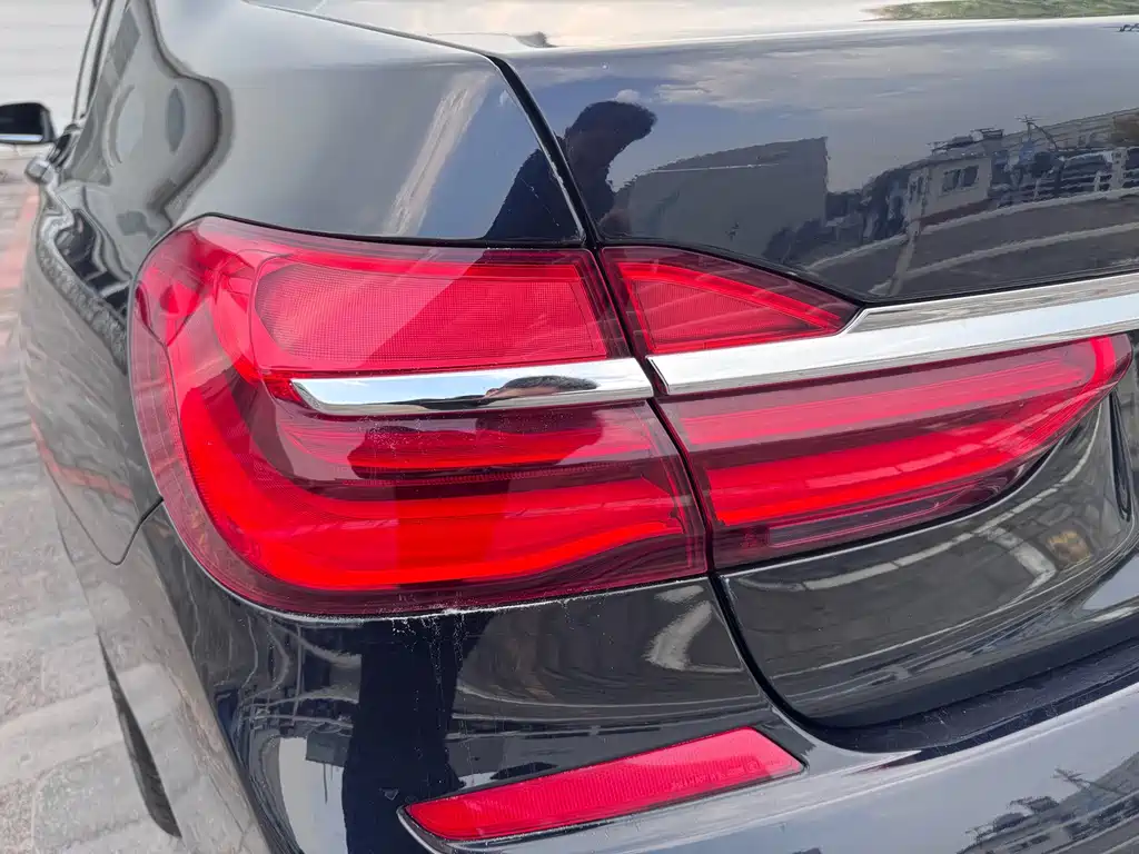 BMW 7 Series — фото 22