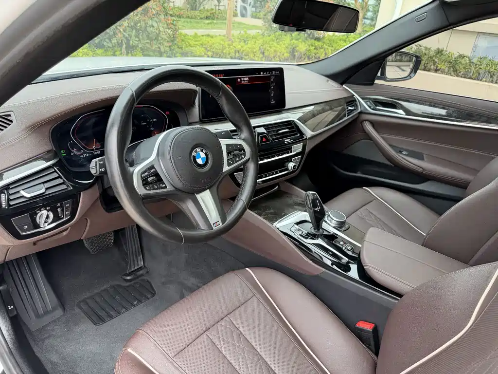 BMW 5 Series — фото 4