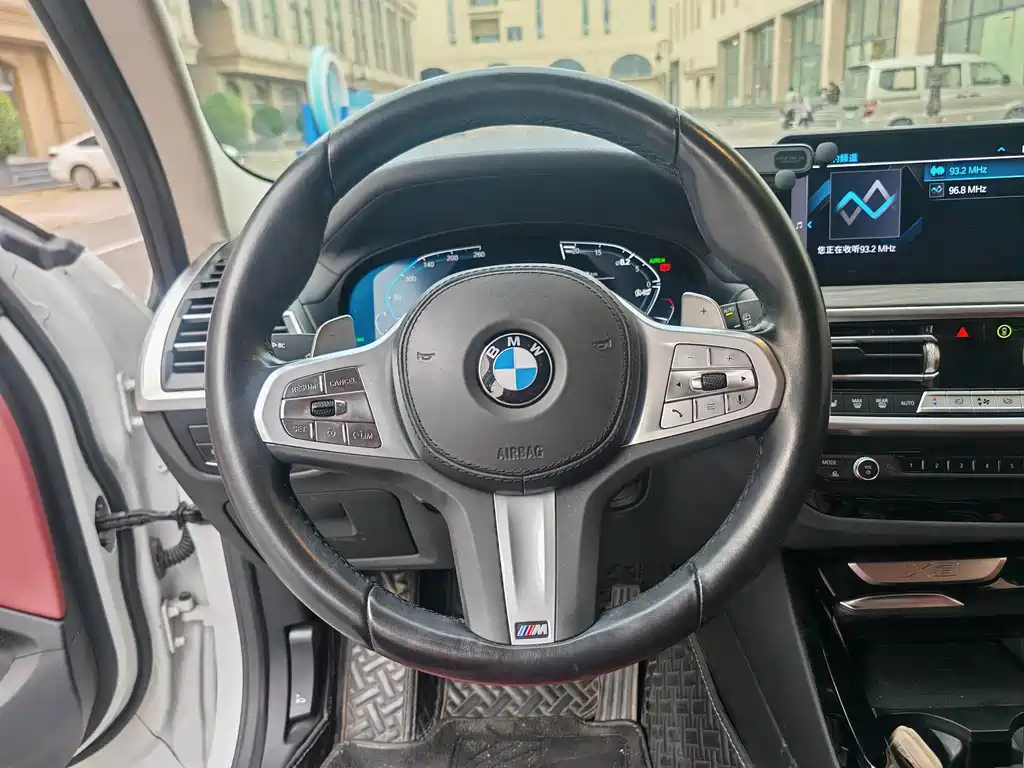 BMW X3 — фото 19