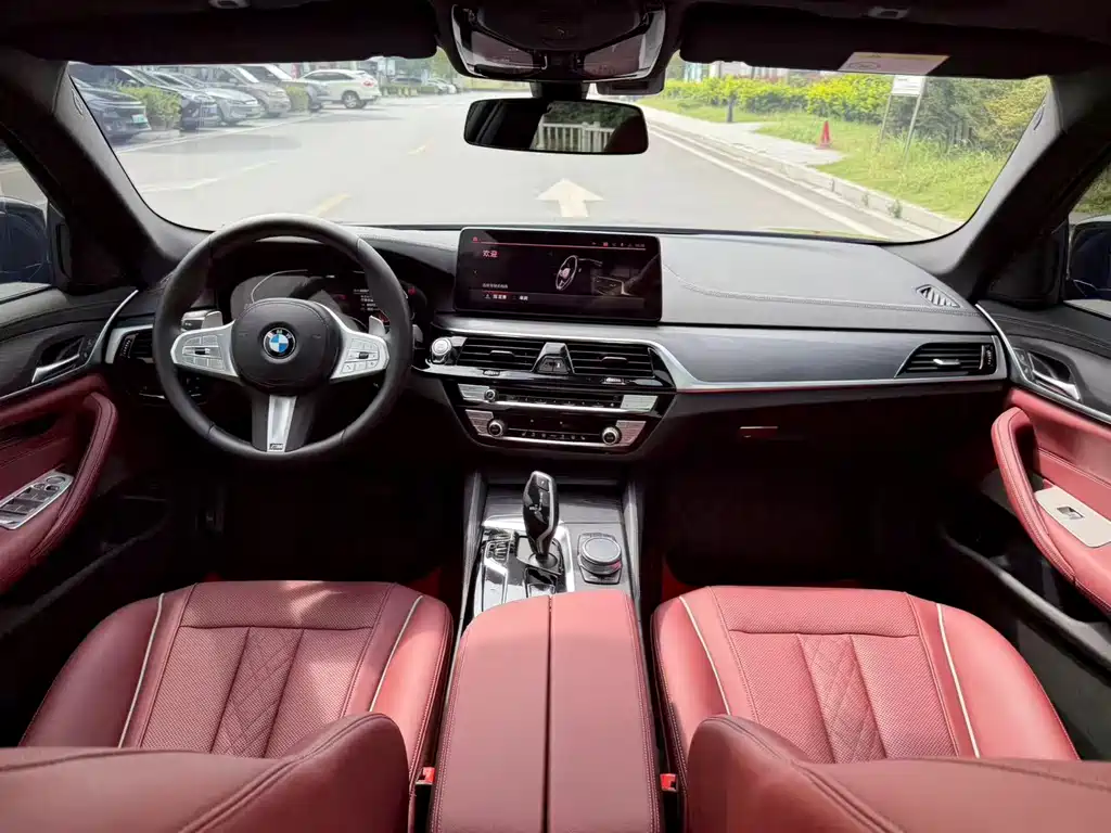 BMW 5 Series — фото 10