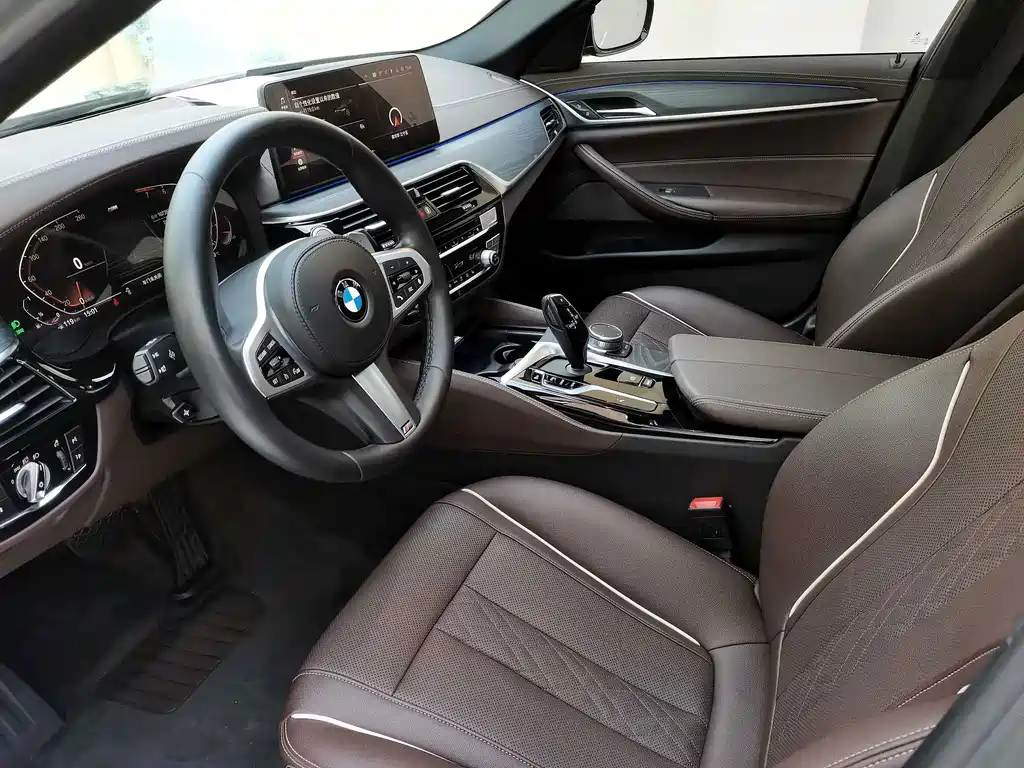 BMW 5 Series — фото 18